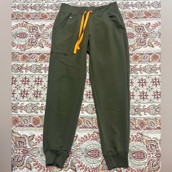 Figs Catarina top small and Zamora jogger xsmall petite - Picture 2 of 5